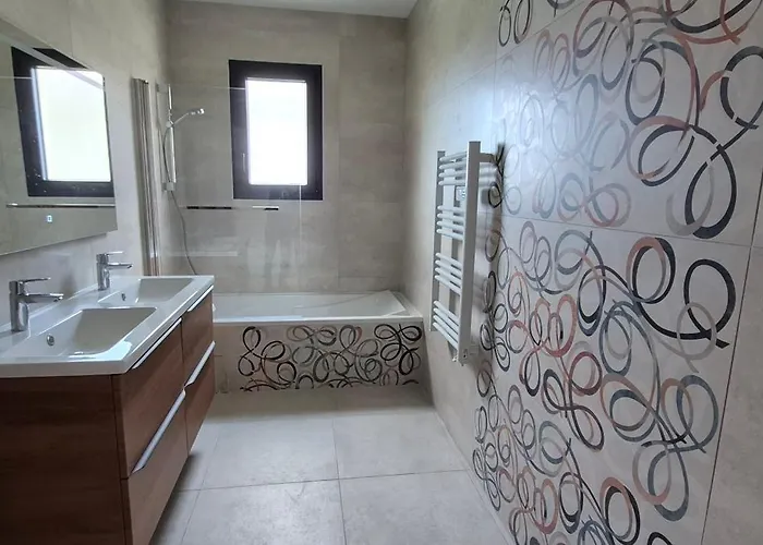 Prázdninový dům Neuve Hemera, 10 Couchages, Piscine & *